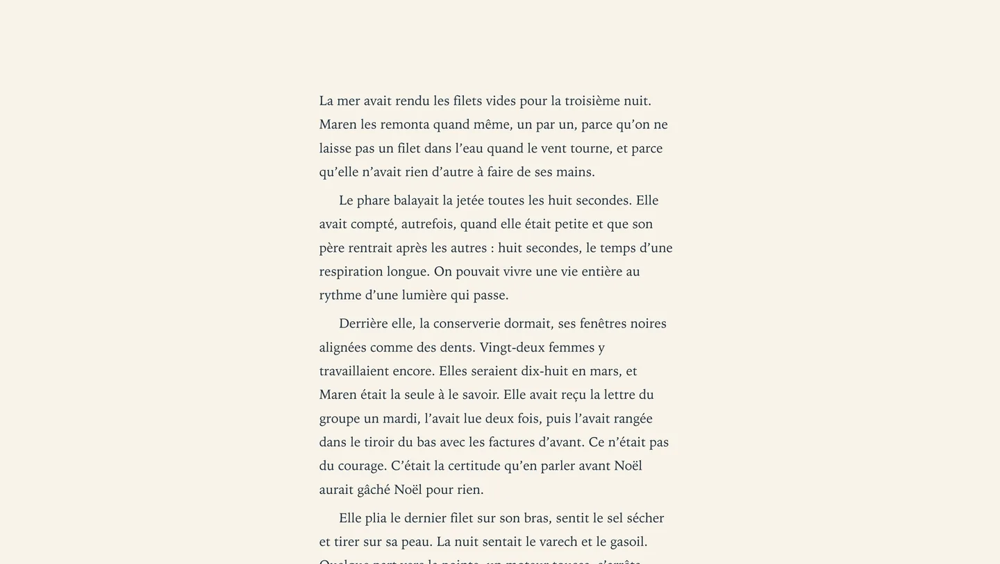 Le mode focus de plume : l’interface a disparu, il ne reste qu’une colonne de texte de roman centrée sur fond crème.